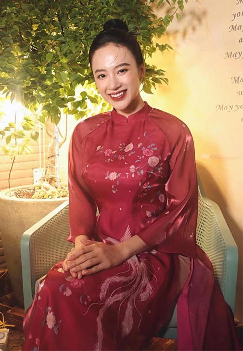 Angela-Phuong-Trinh-เรียบร้อย