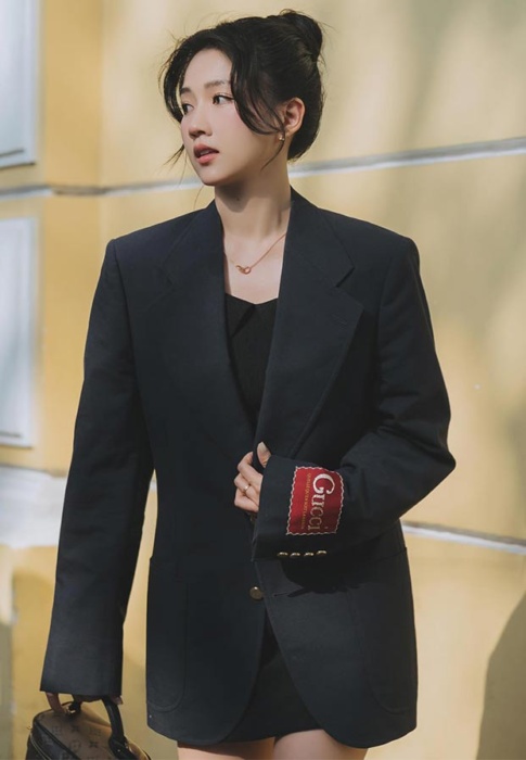 Kieu-Trinh-Xiu-เสื้อสูท