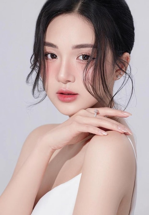 Lucie-น่าสวย