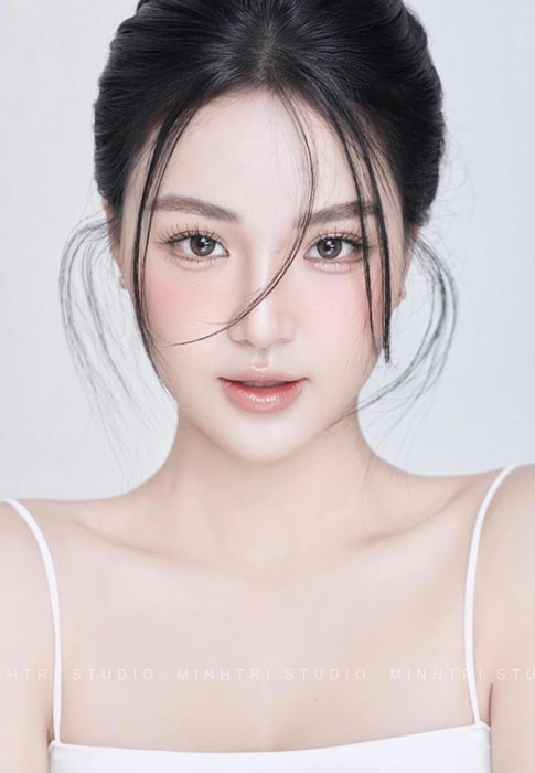 Lucie-หน้าฉ่ำ