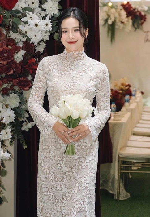 Lucie-เรียบร้อย Lucie-เรียบร้อย